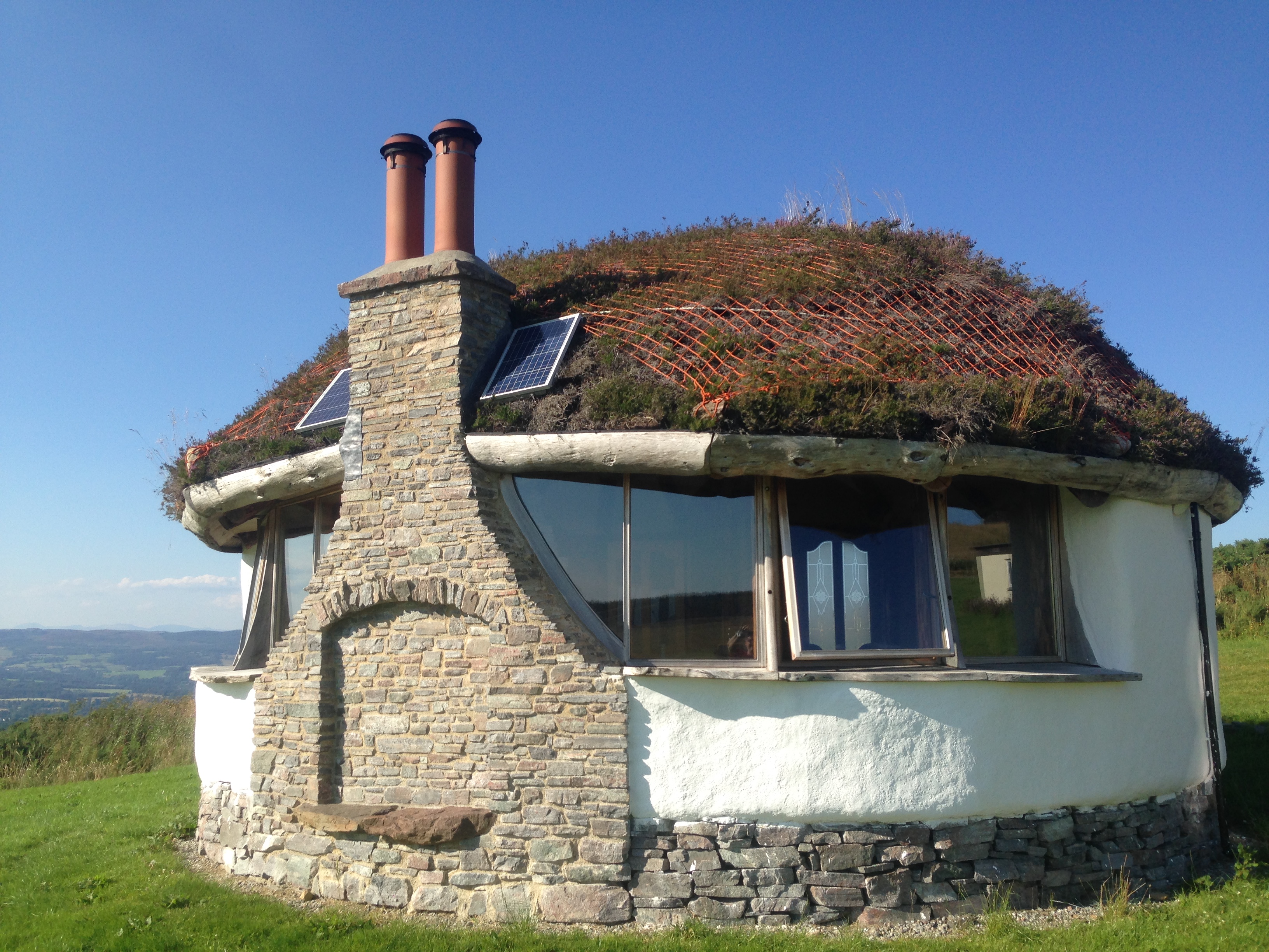 The Straw Bale Studio at Moniack Mhor - Scotland’s Creative Writing Centre. Image provided by Lee McGowan.